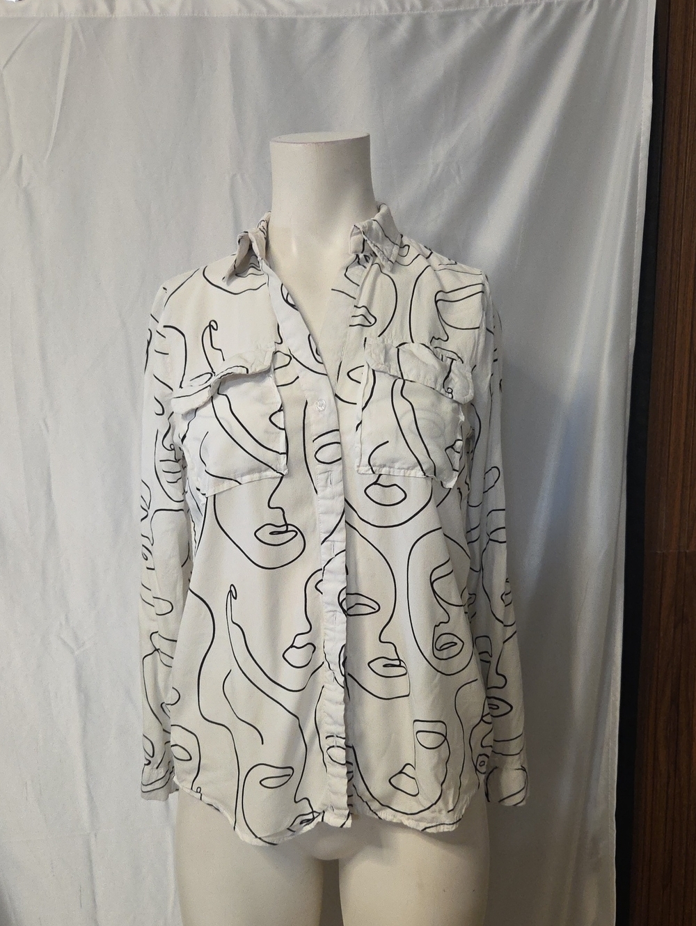 Women’s Abstract Face Print Button-Down Shirt - White/Black Xsmall